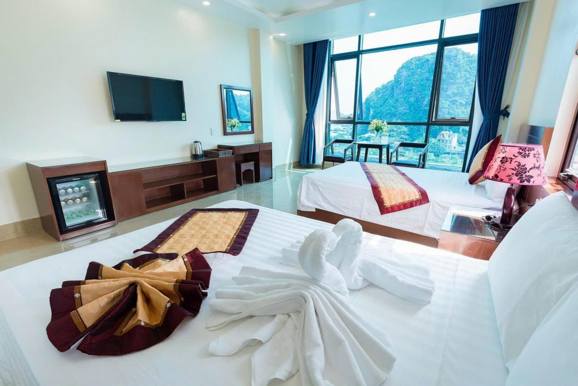 Aroma Cat Ba Sea View Hotel Chan Chau ภายนอก รูปภาพ